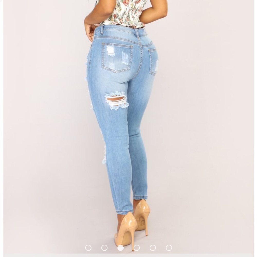 Distressed jeans size 9 fits like a 6